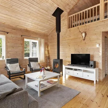 - 8p - With Sauna & Hot Tub Holiday home *